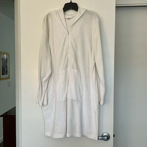 Cacique Plus beach coverup or robe